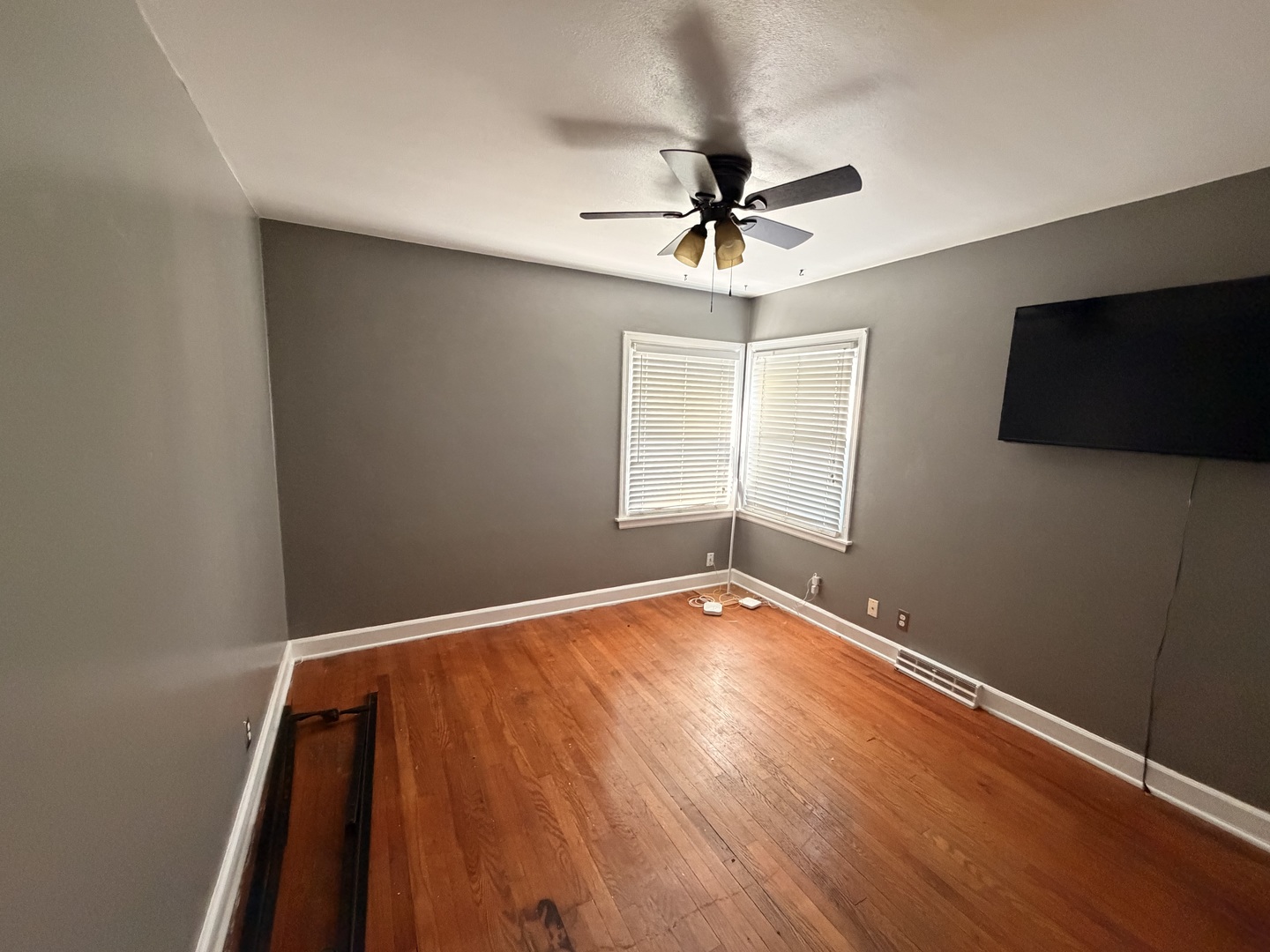 2010 46th Street Property Photo 6