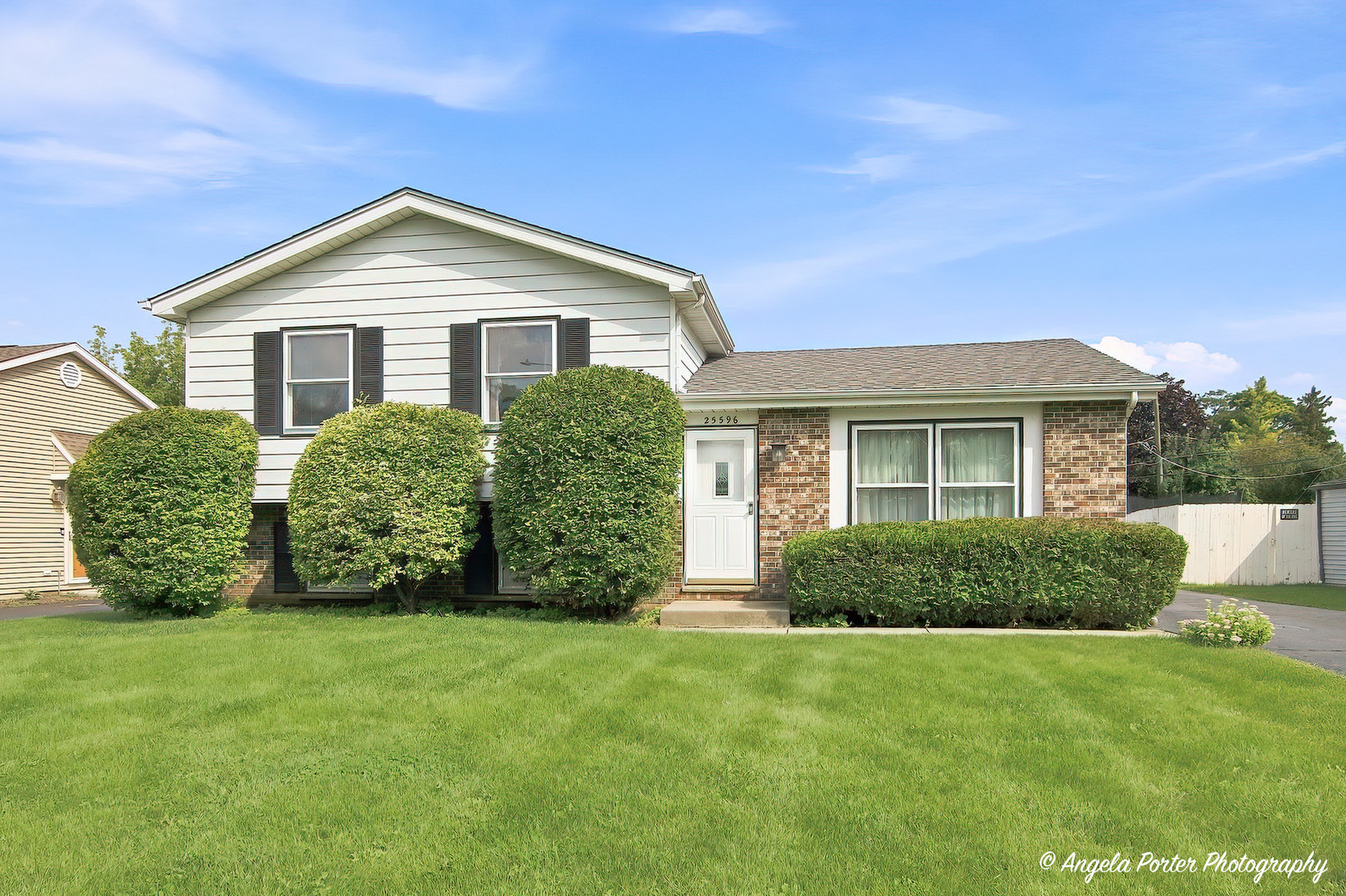 25596 W Wacker Drive Property Photo 1