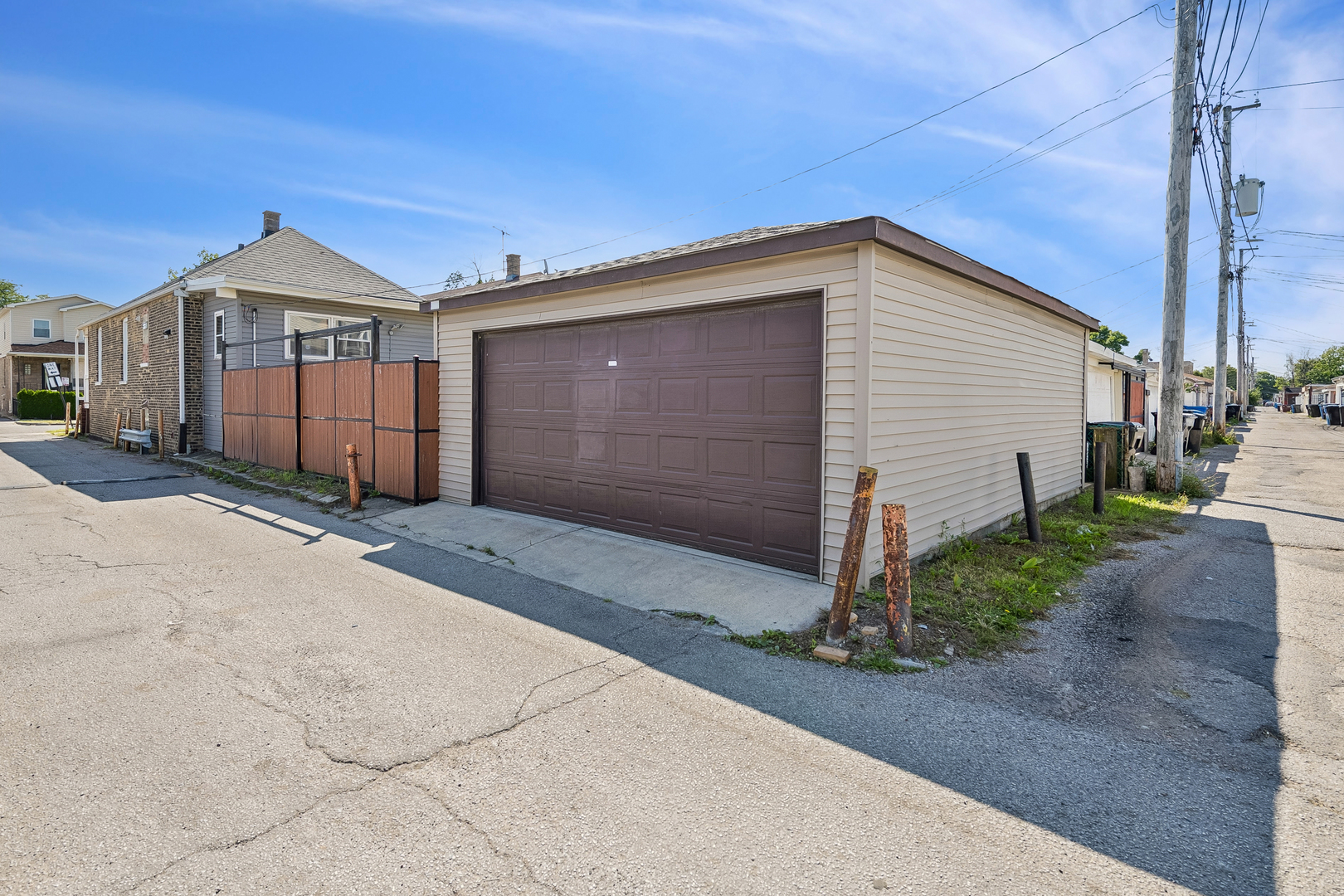 2342 N Lowell Avenue Property Photo 2