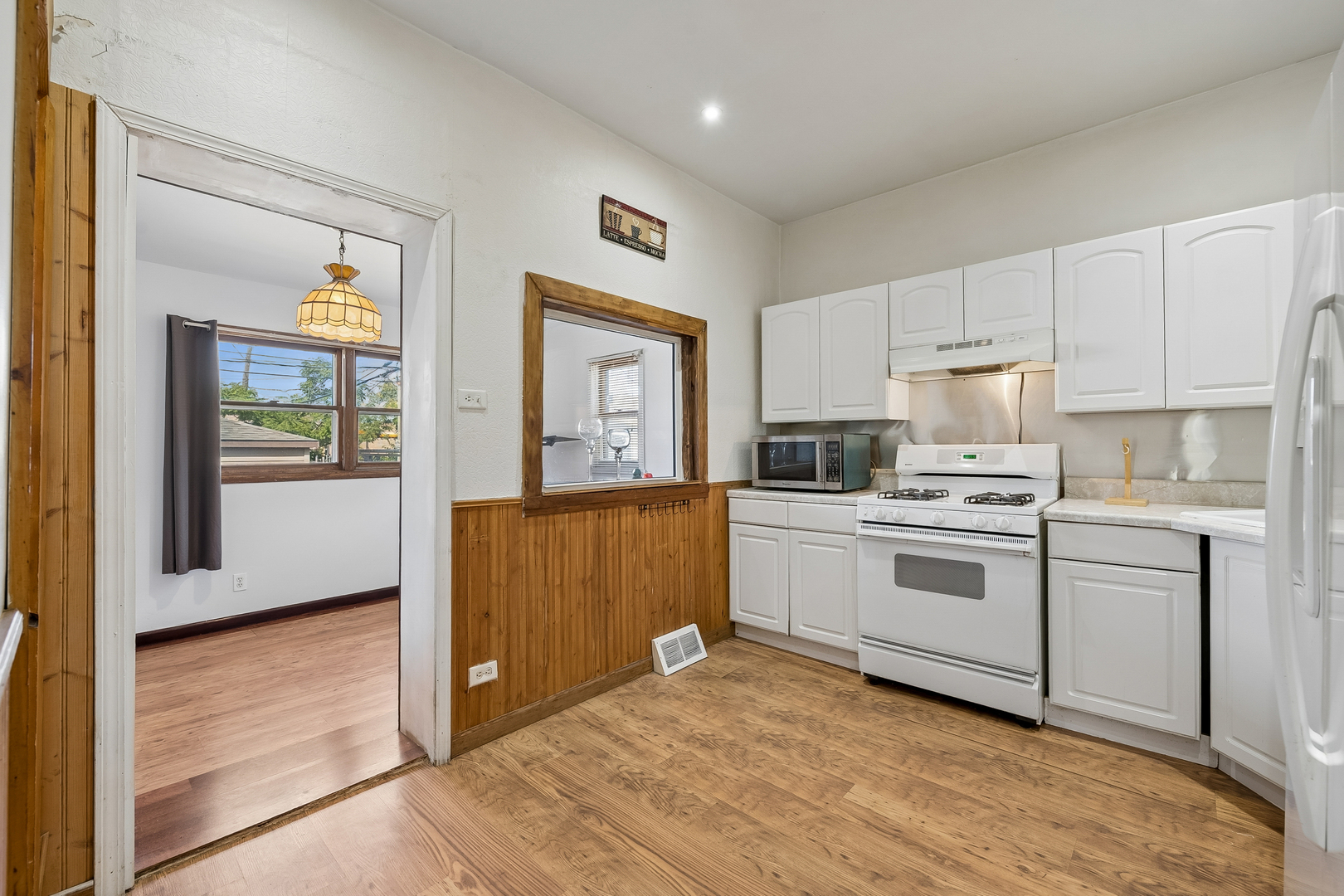 2342 N Lowell Avenue Property Photo 6