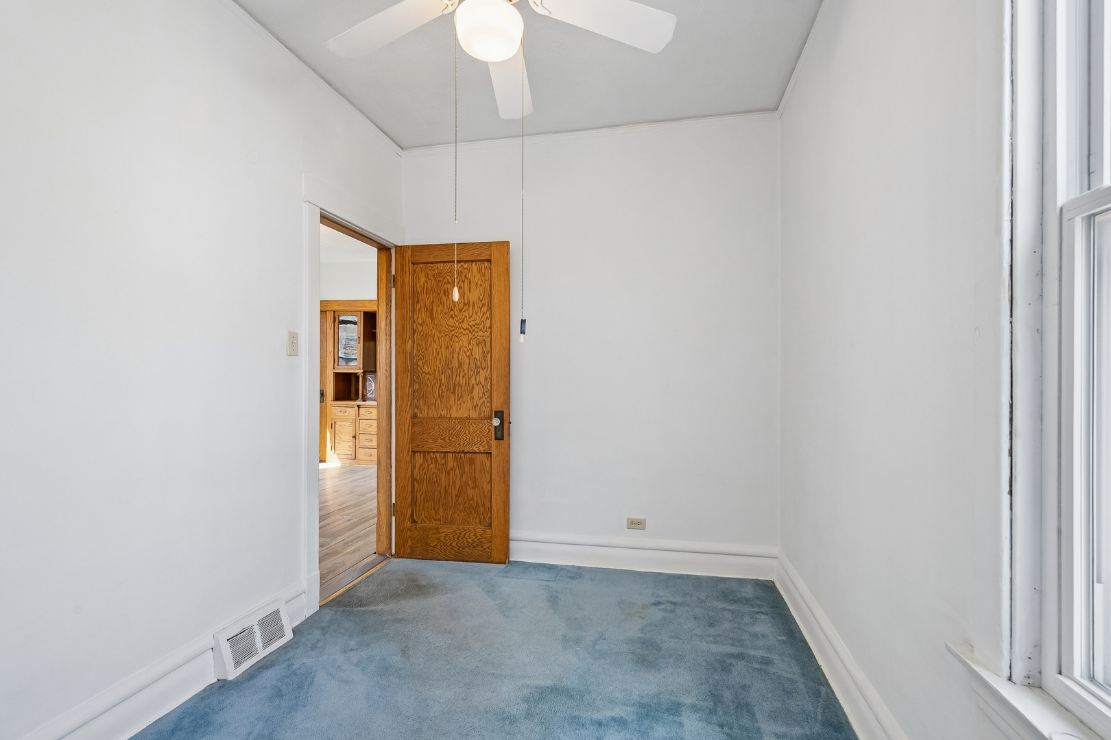 2342 N Lowell Avenue Property Photo 11