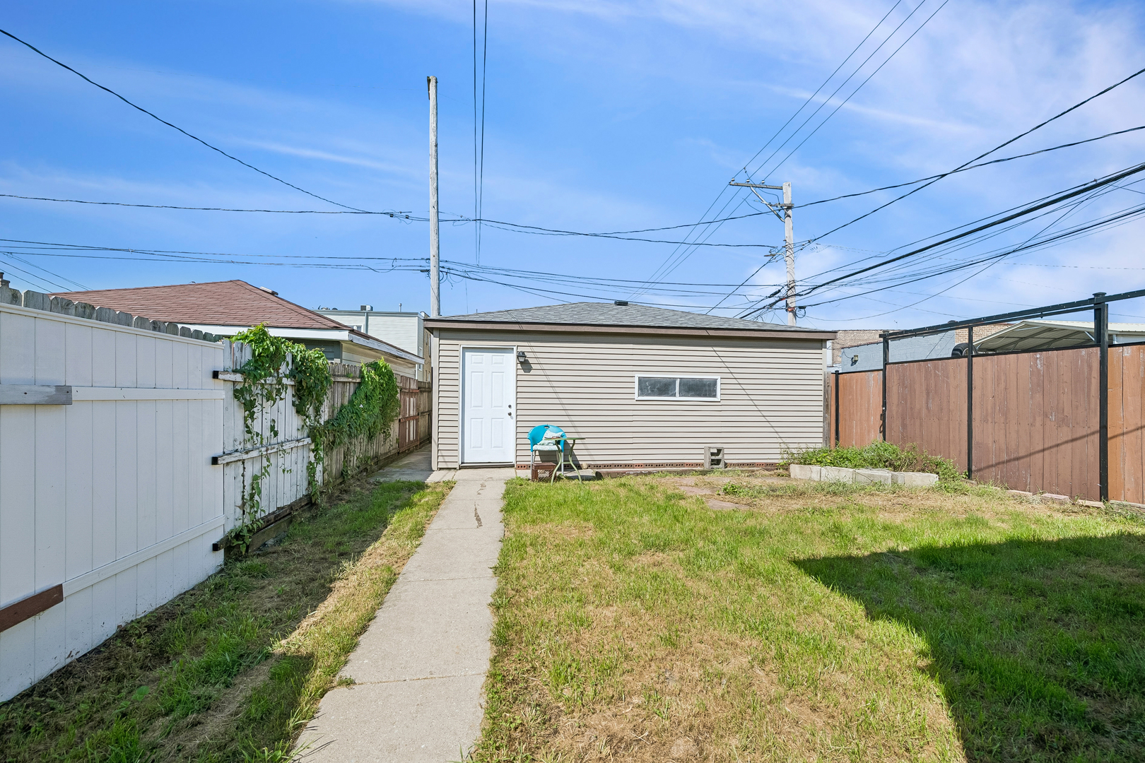 2342 N Lowell Avenue Property Photo 14