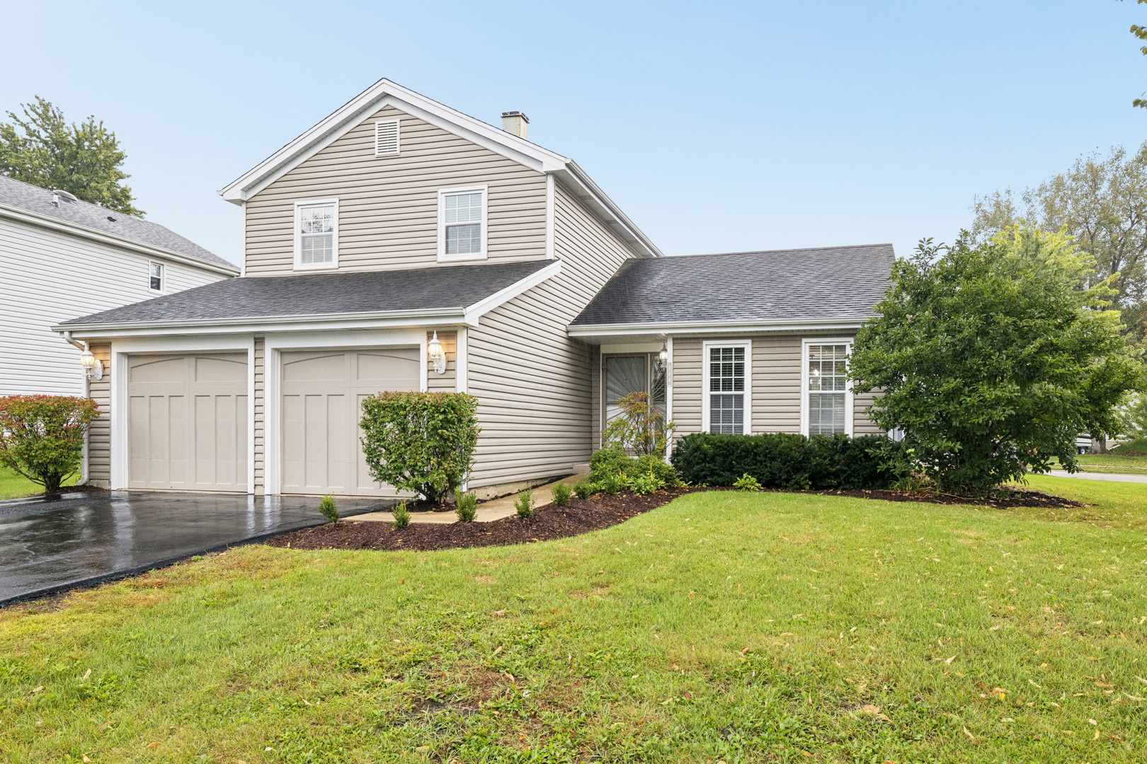 388 Woodhollow Lane Property Photo 1