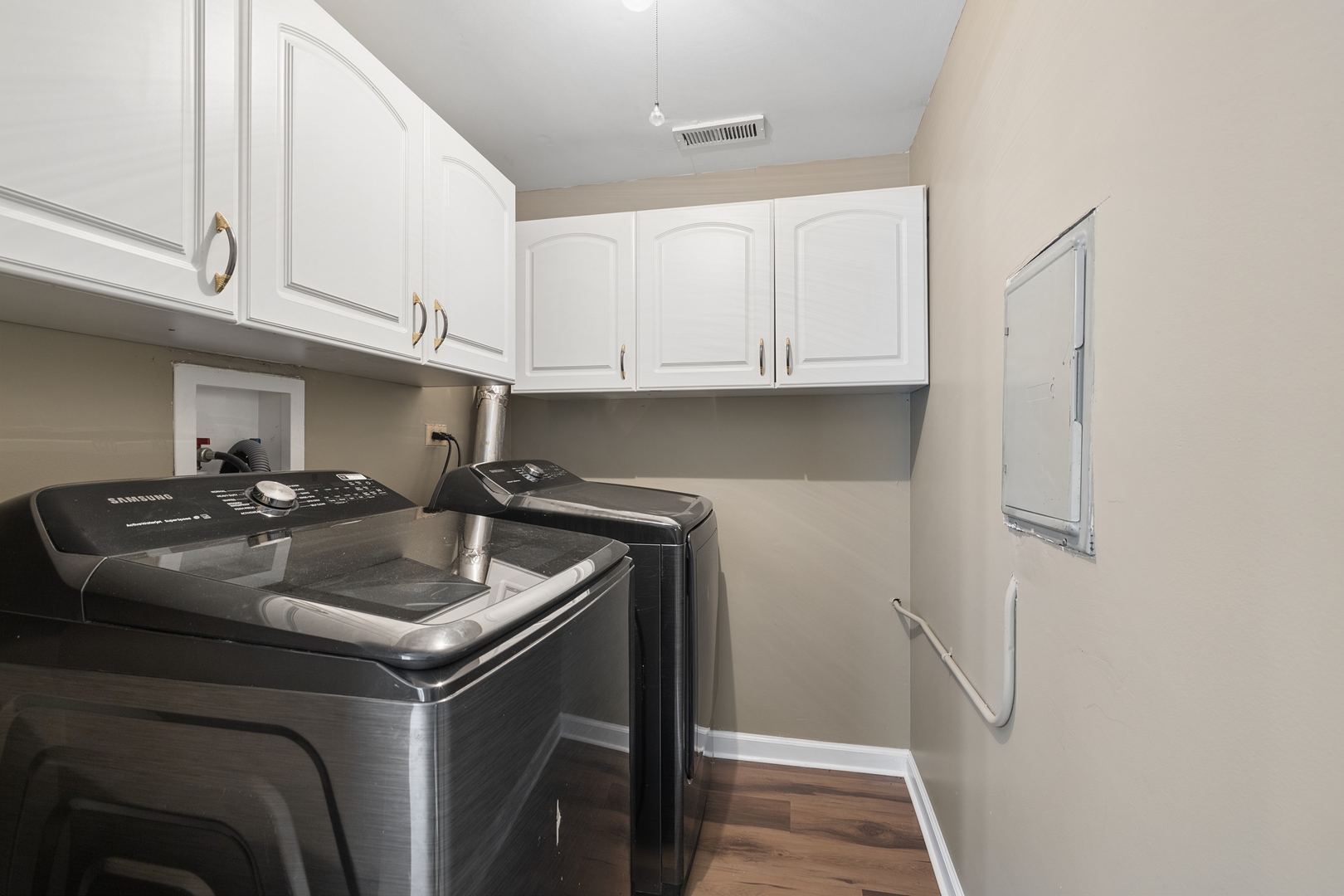 388 Woodhollow Lane Property Photo 12