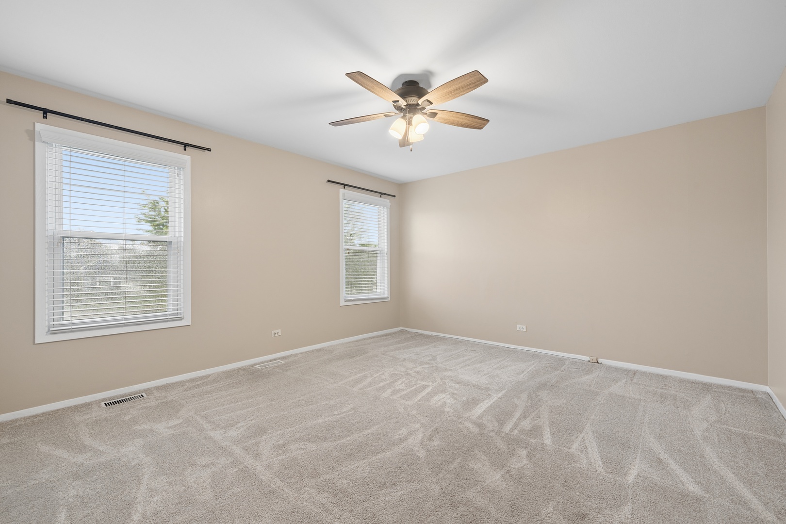 388 Woodhollow Lane Property Photo 13
