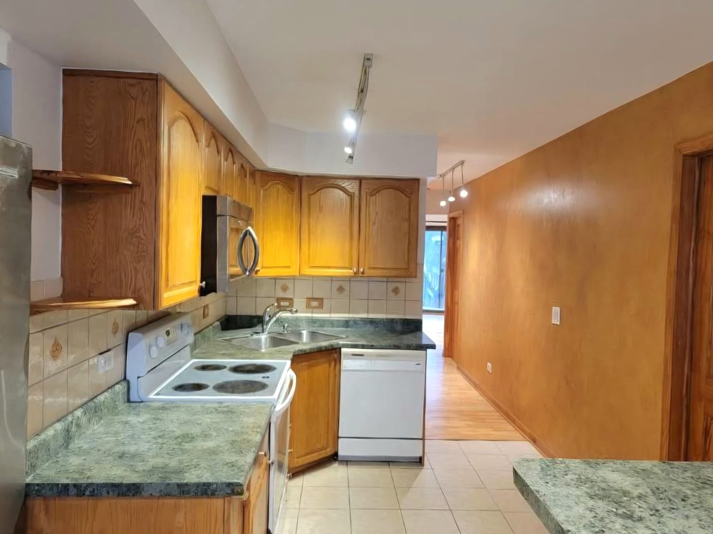 9709 Bianco Terrace E Property Photo 4