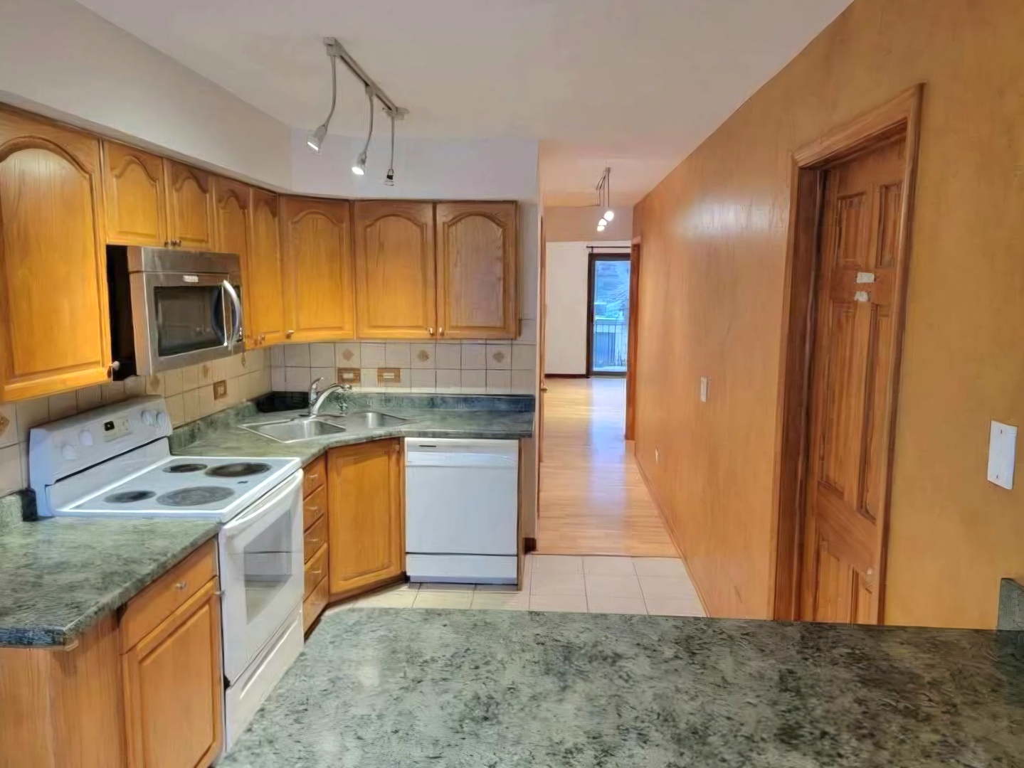 9709 Bianco Terrace E Property Photo 5