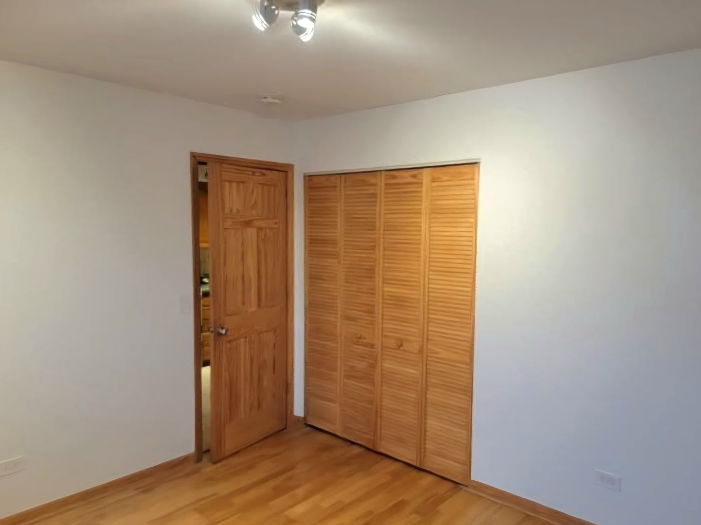 9709 Bianco Terrace E Property Photo 8