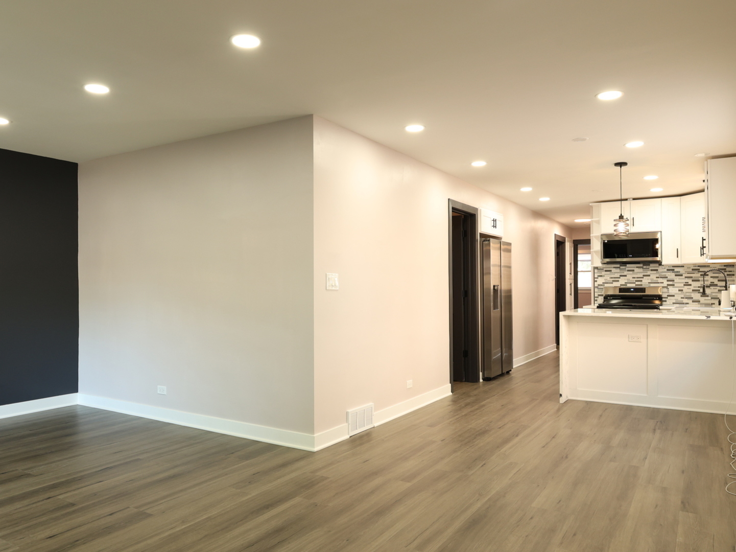 2115 W 68th Place Property Photo 3