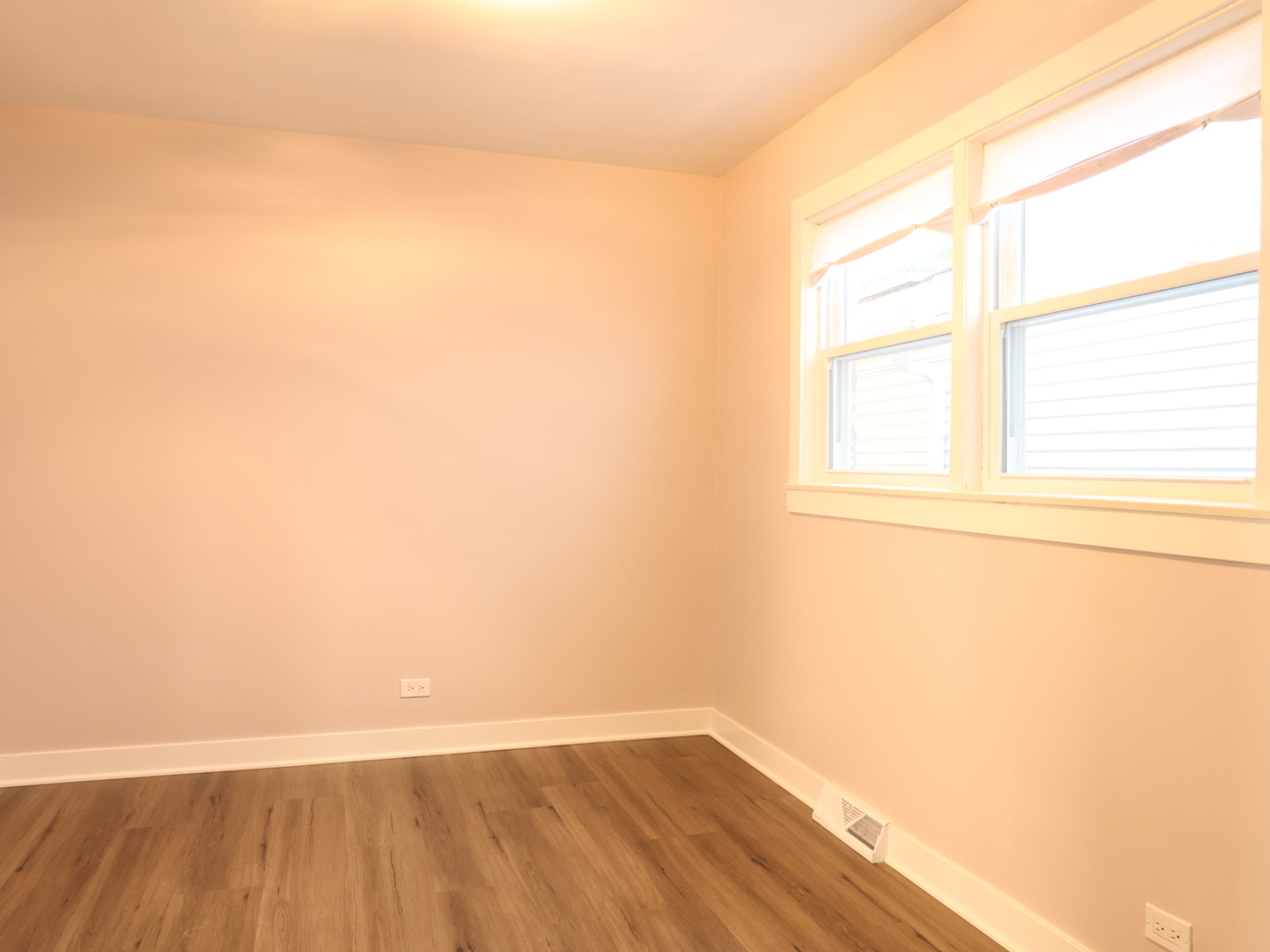 2115 W 68th Place Property Photo 12