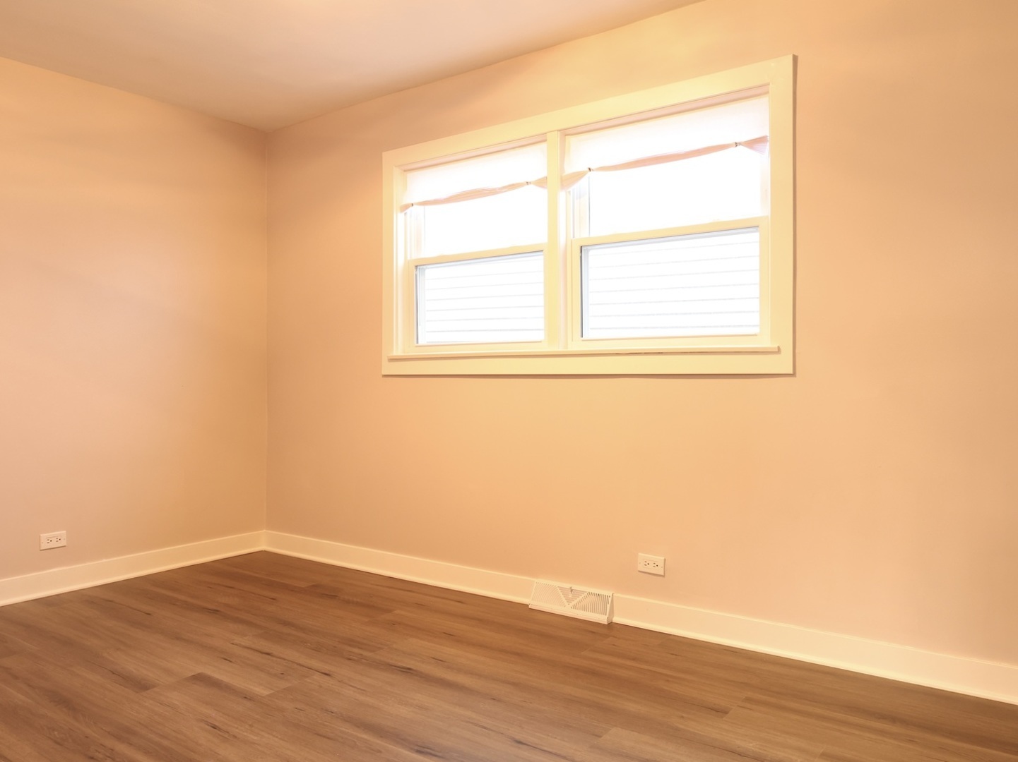 2115 W 68th Place Property Photo 16