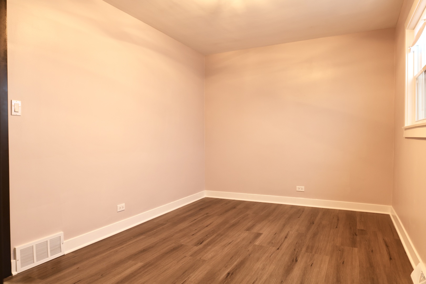 2115 W 68th Place Property Photo 17