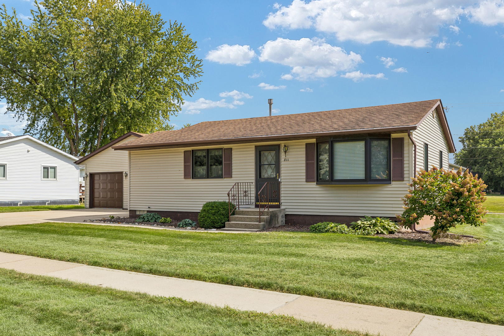 811 12th Street Property Photo 2