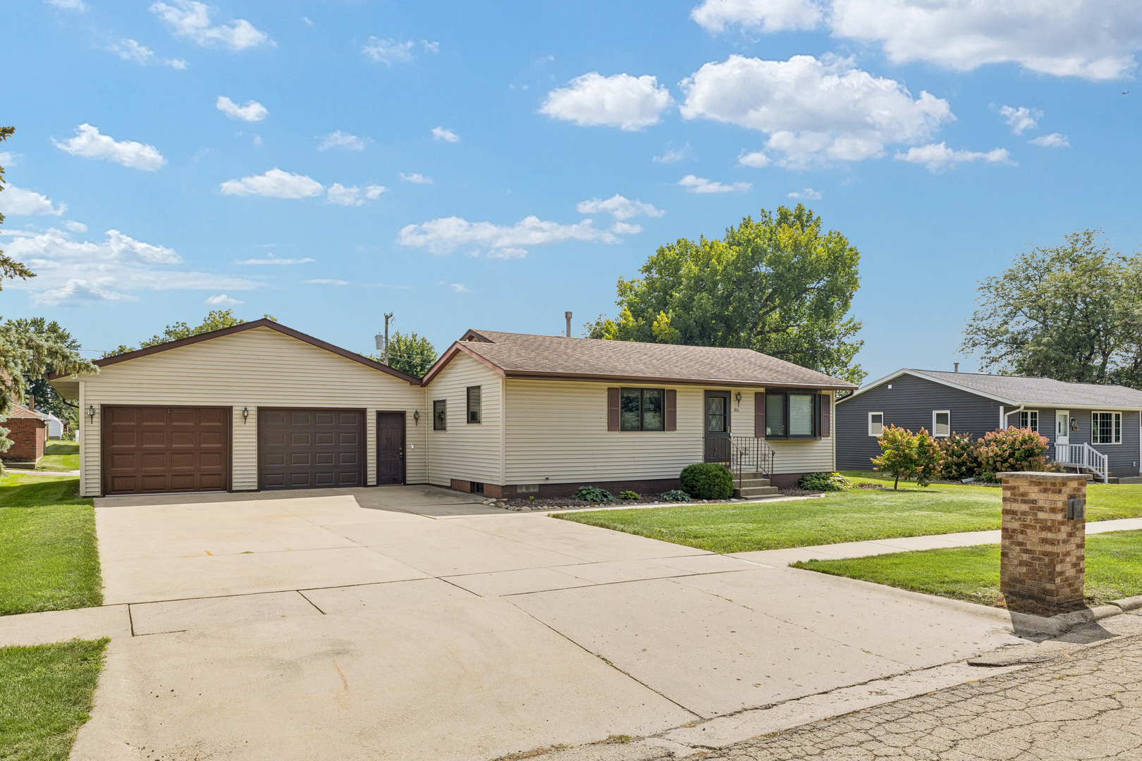 811 12th Street Property Photo 3