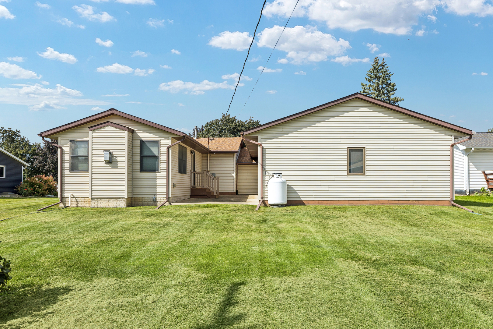 811 12th Street Property Photo 4