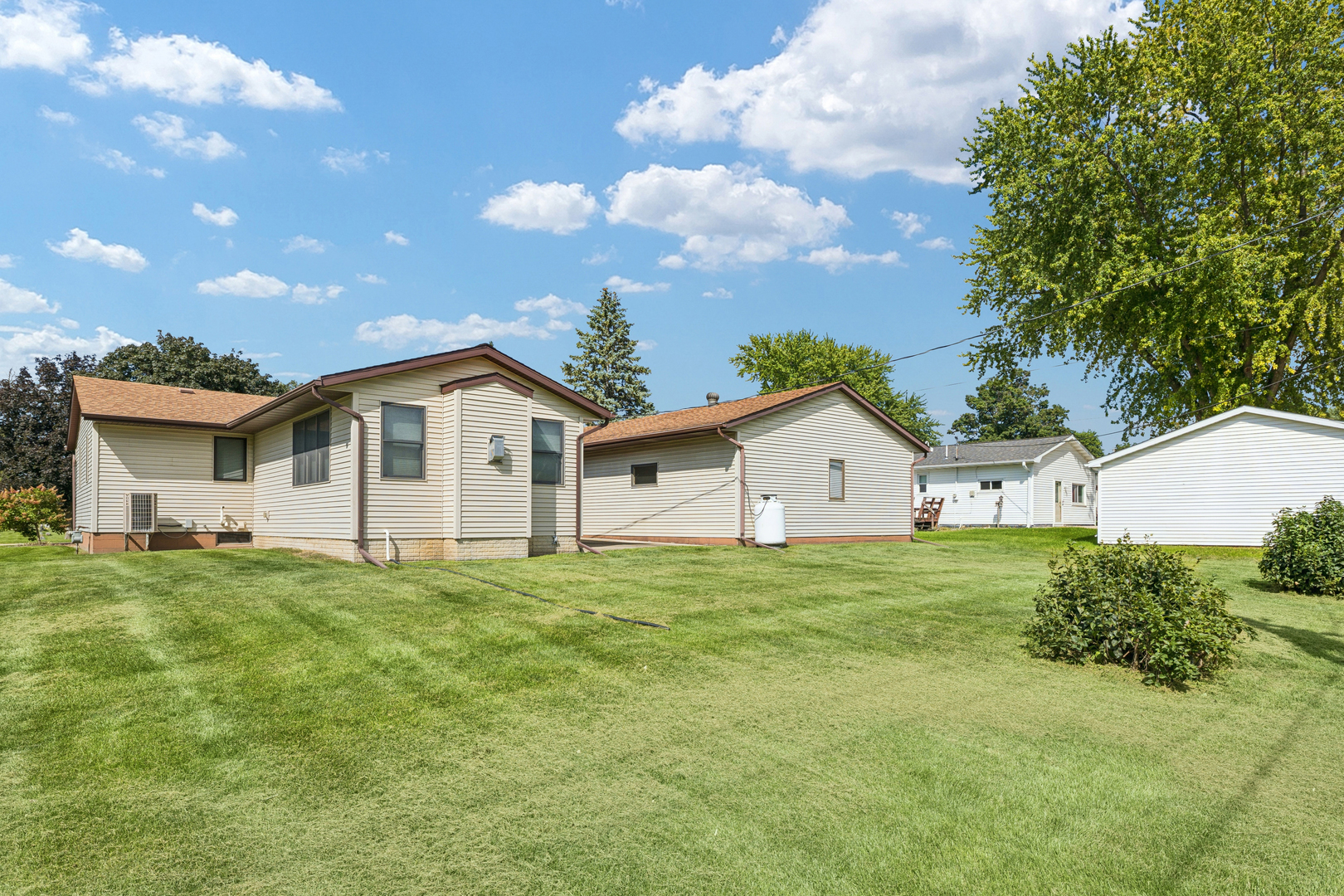 811 12th Street Property Photo 5
