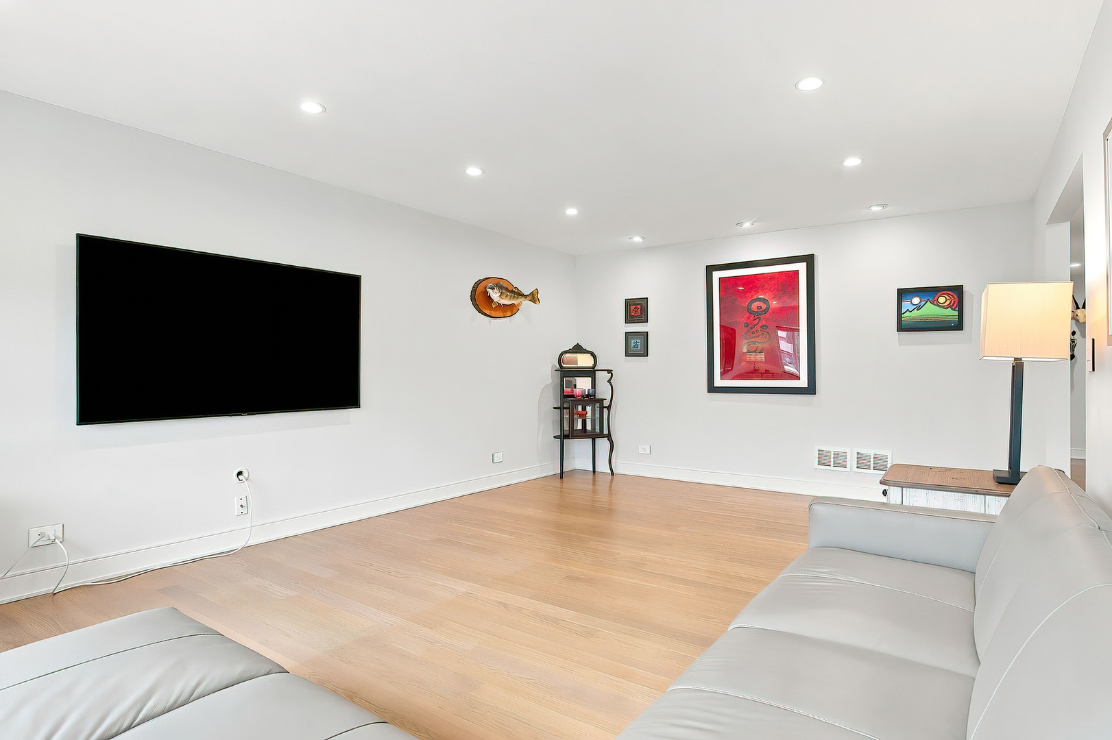 9s580 Clarendon Hills Road Property Photo 8