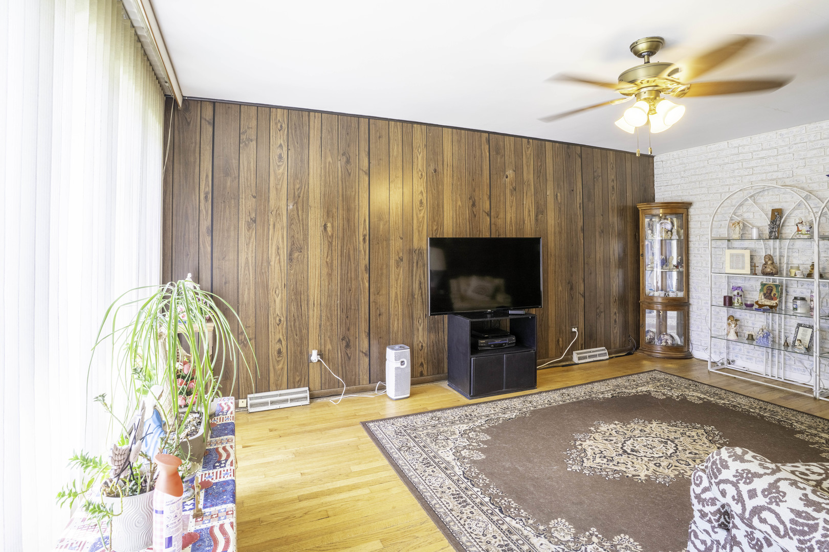 6040 W 59th Street Property Photo 4