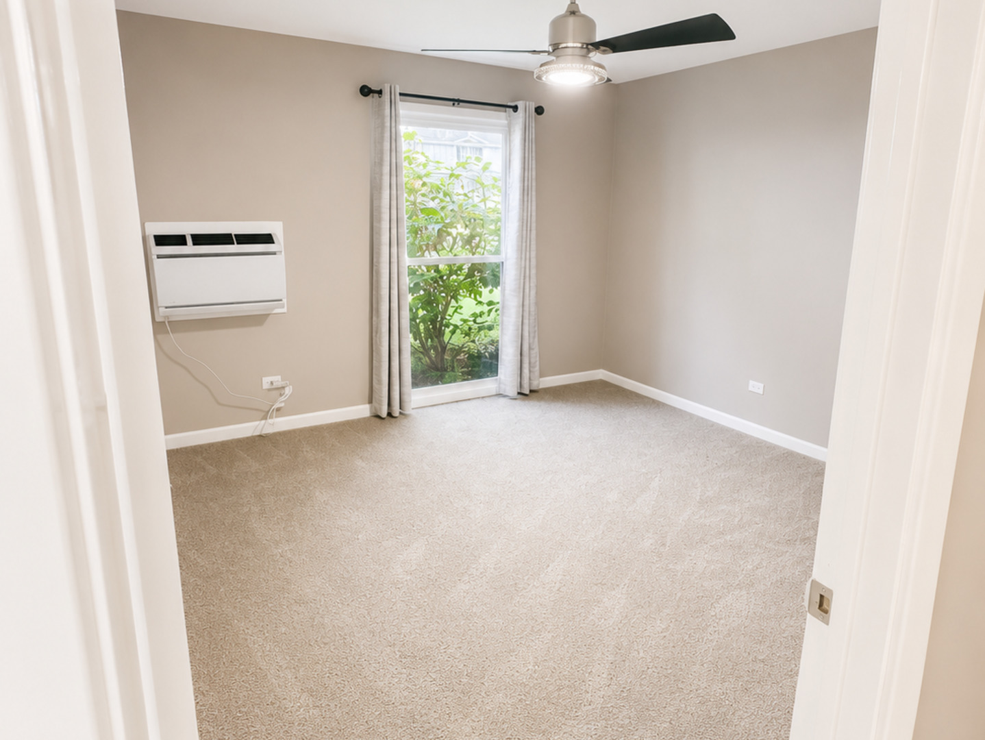 304 N Carter Street 101 Property Photo 8