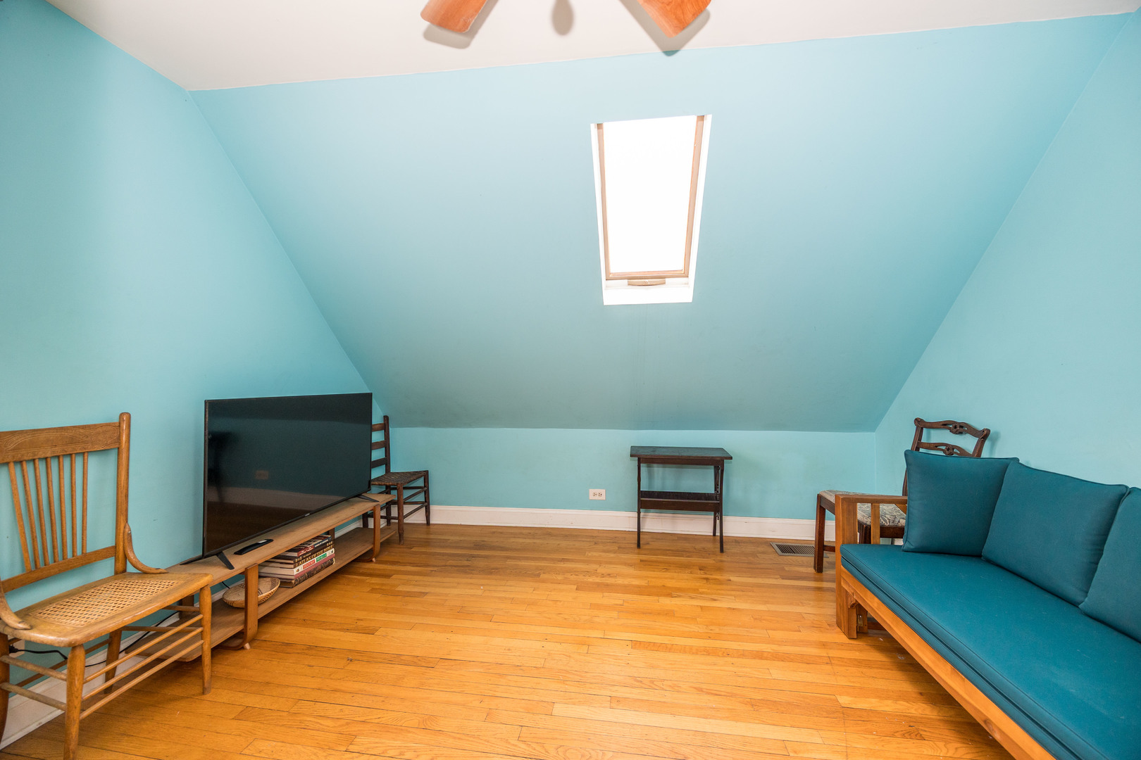 3008 N Clybourn Avenue Property Photo 9