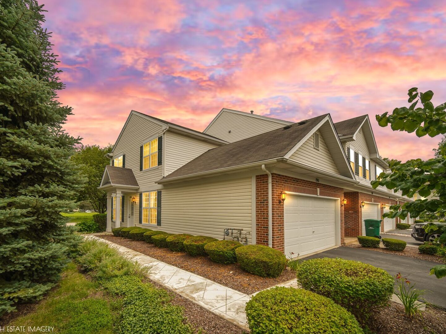 1901 W Crestview Circle 1901