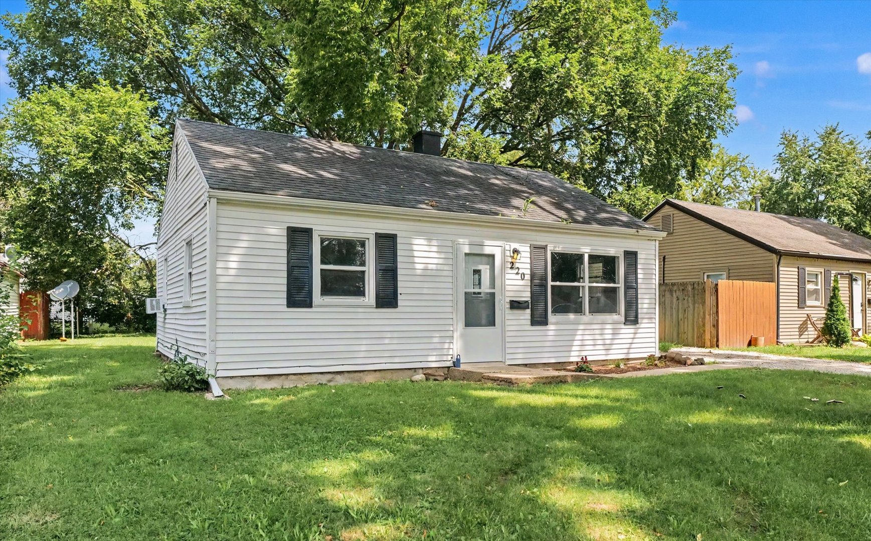 220 Arcadia Drive Property Photo 2