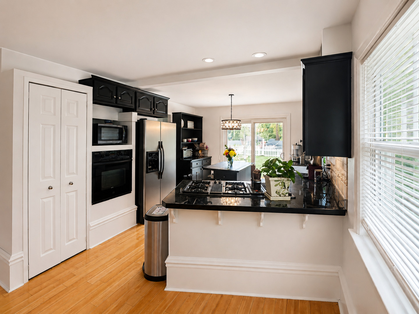 83 N Park Boulevard Property Photo 8
