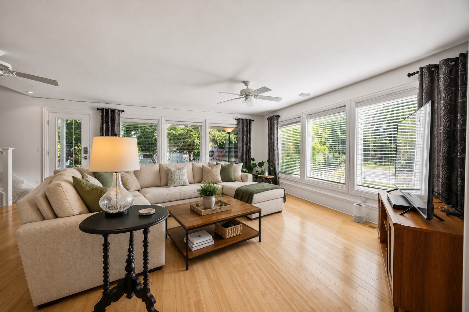 83 N Park Boulevard Property Photo 11