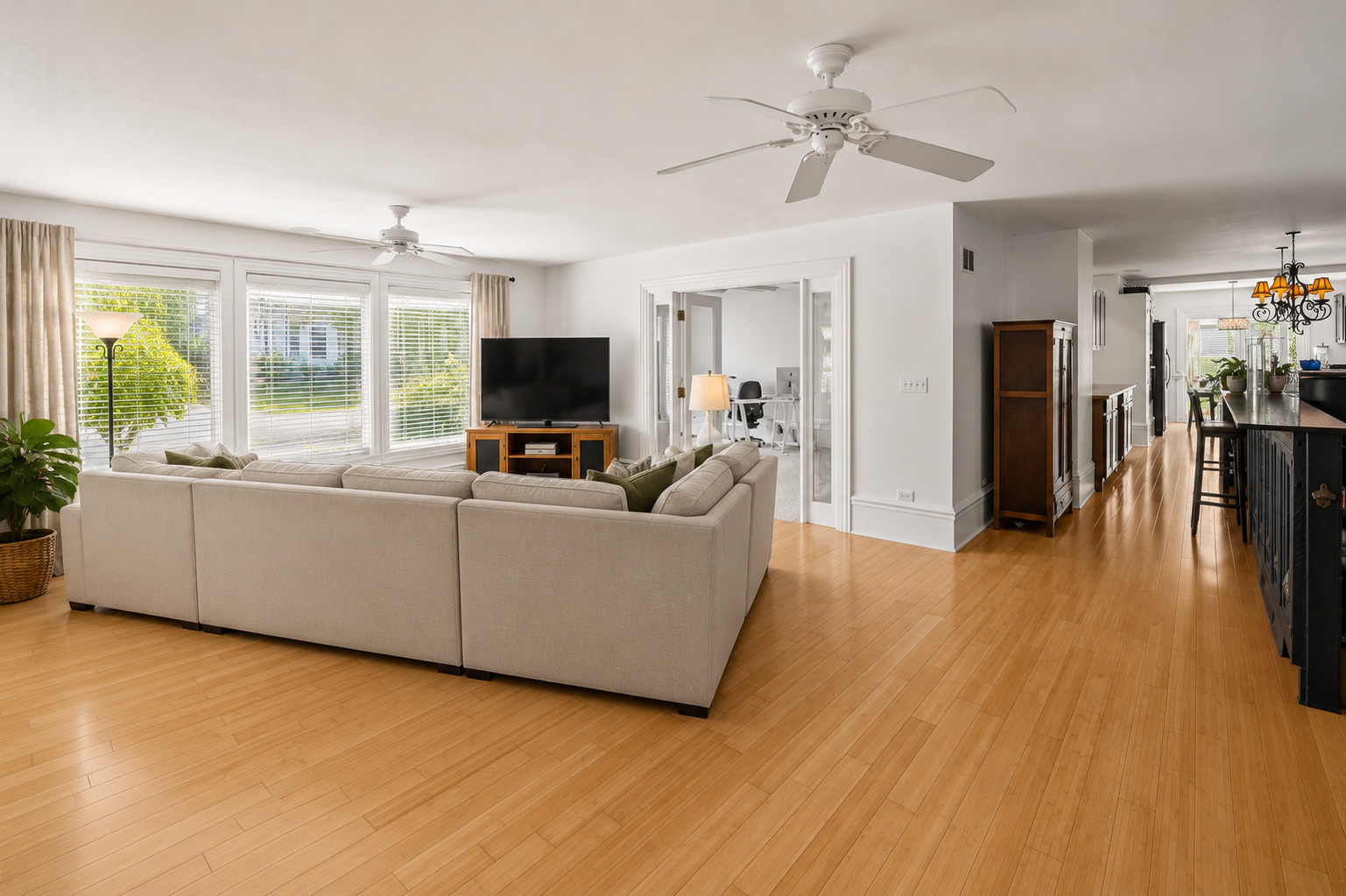 83 N Park Boulevard Property Photo 12