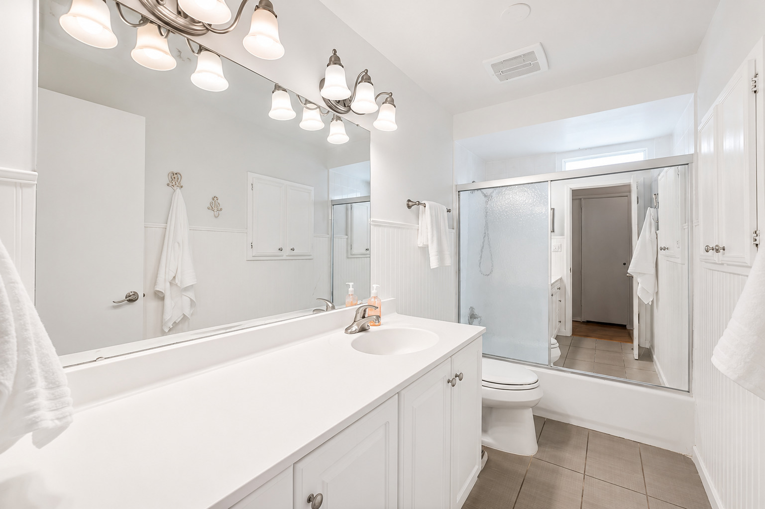 83 N Park Boulevard Property Photo 18