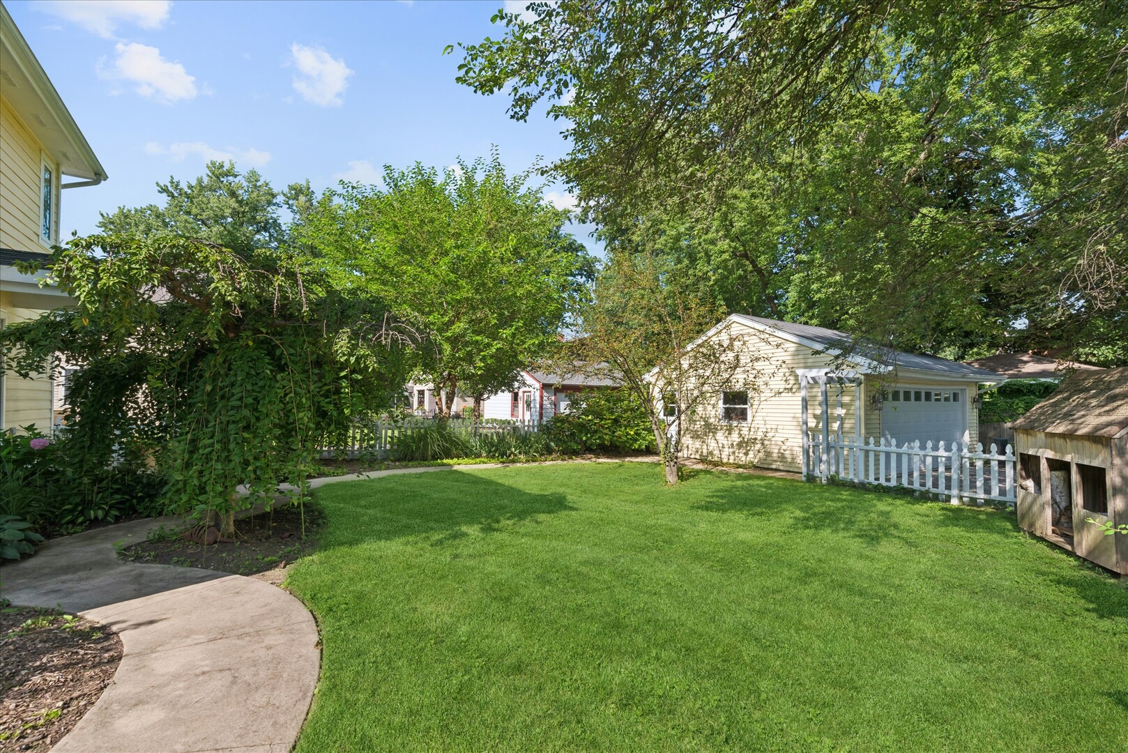 83 N Park Boulevard Property Photo 28