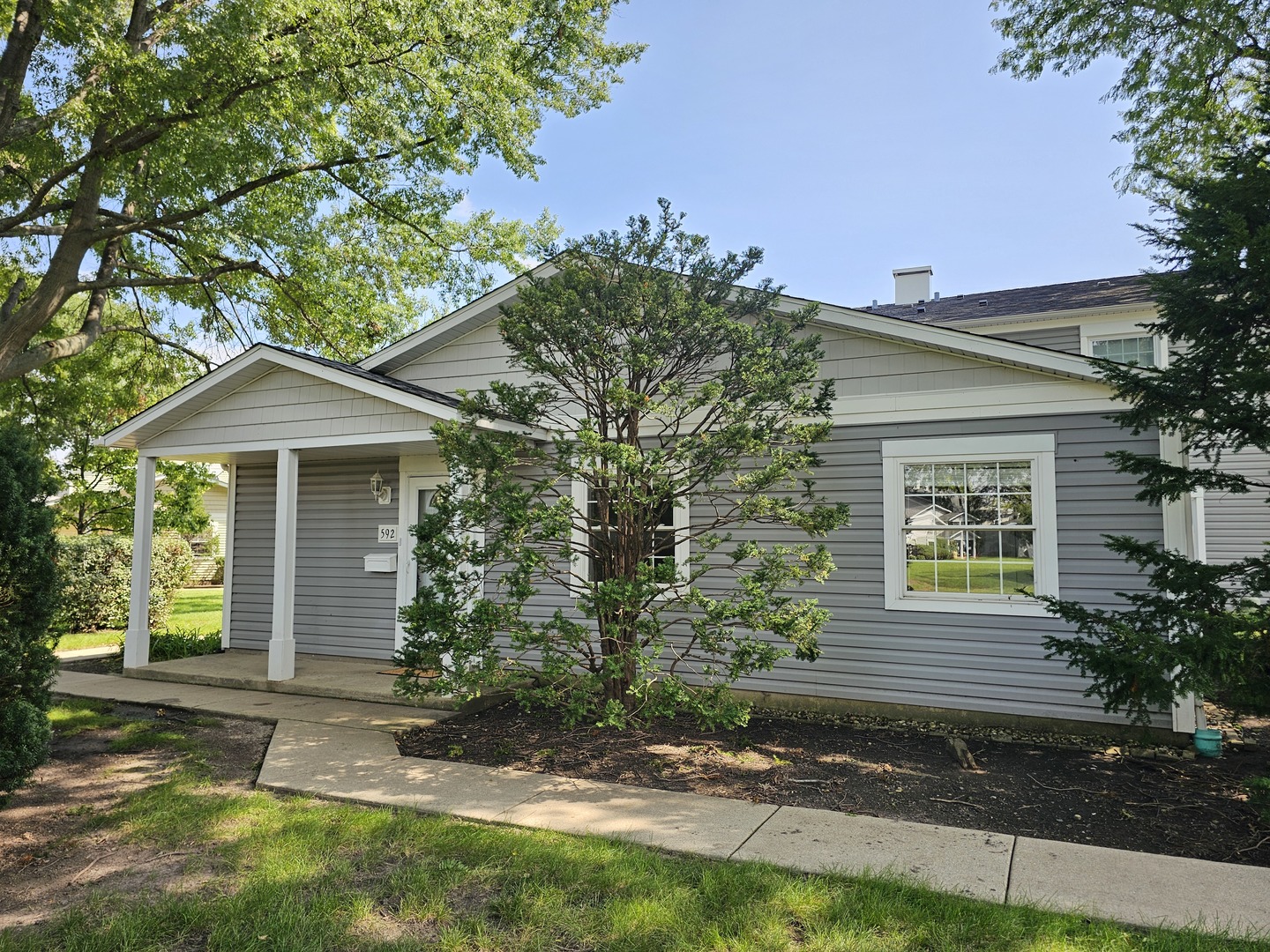 592 Lotus Court 114-a Property Photo 1