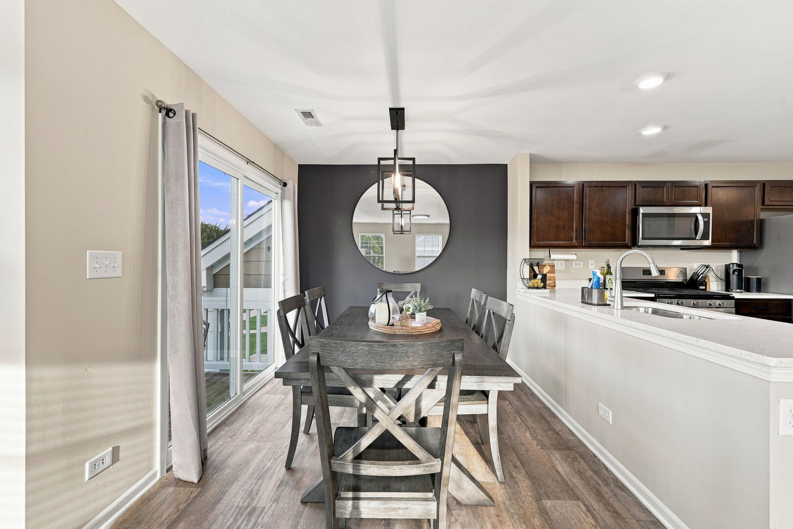 3839 Honeysuckle Lane Property Photo 3