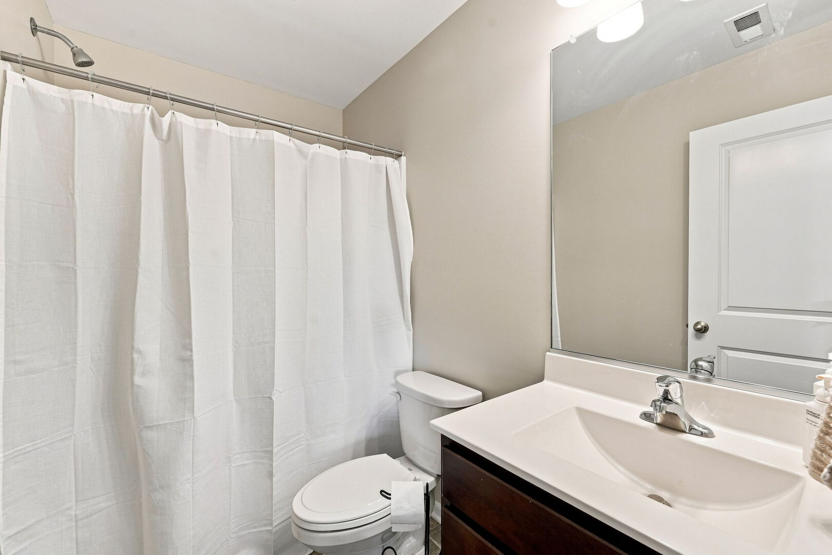 3839 Honeysuckle Lane Property Photo 13