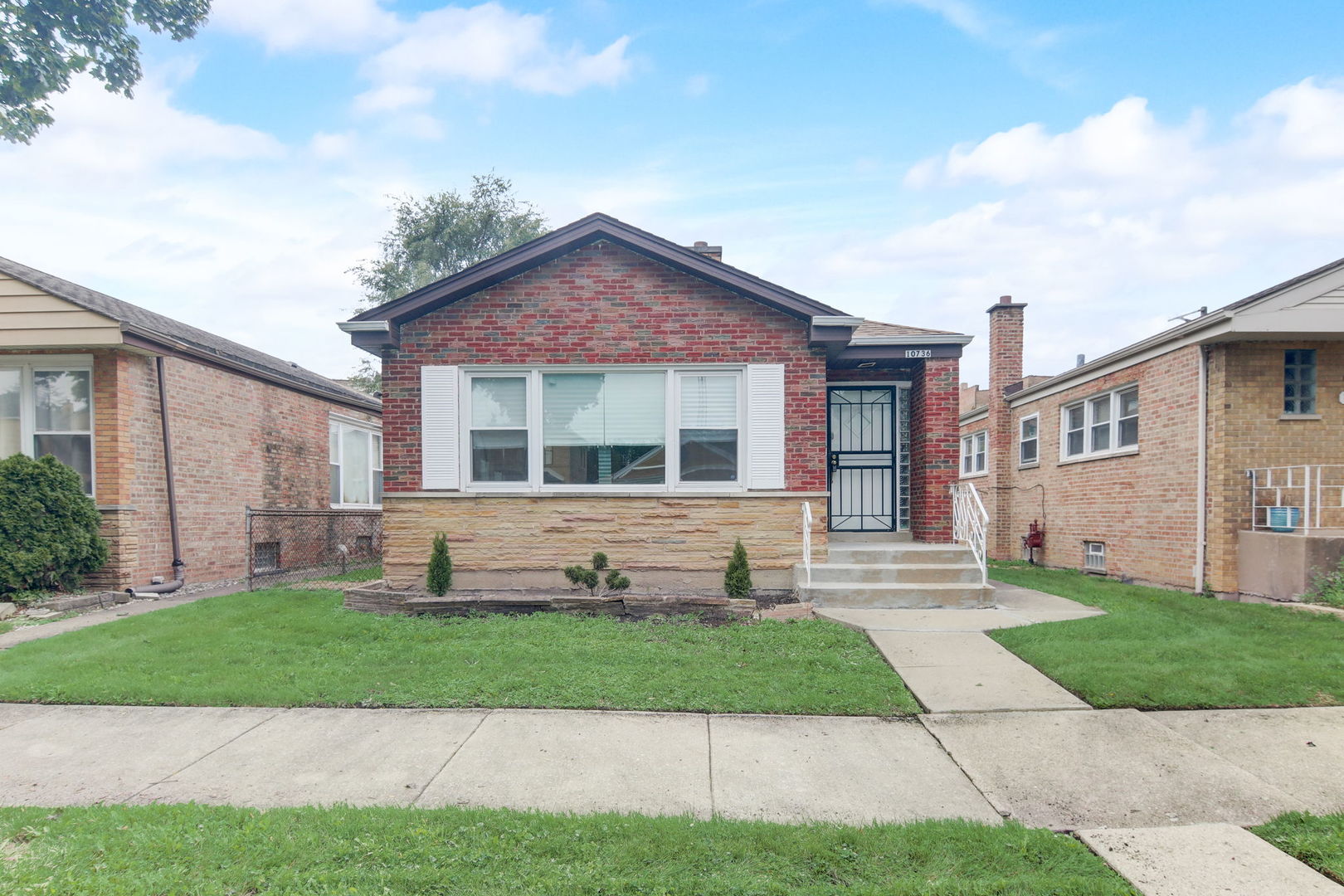 10736 S King Drive Property Photo 1