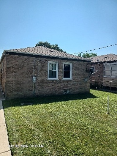 10736 S King Drive Property Photo 3
