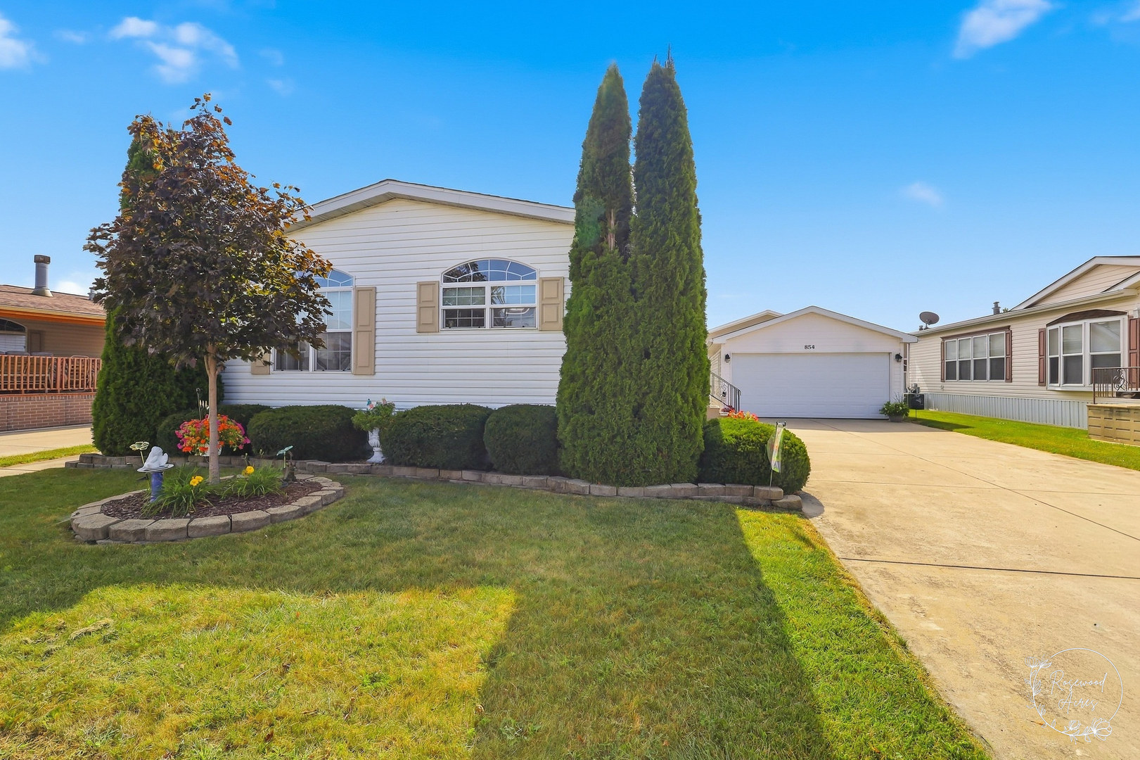 854 Aspen Drive Property Photo 1