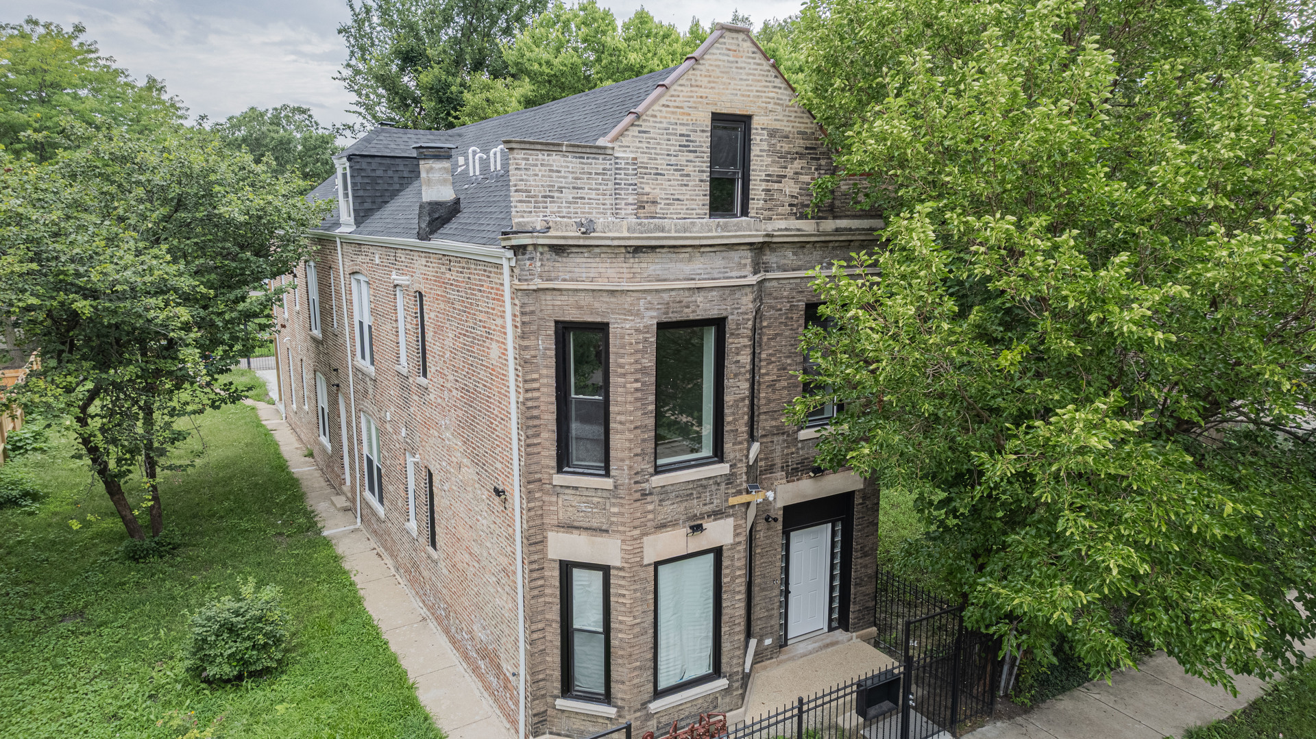 1442 S Springfield Avenue Property Photo 1