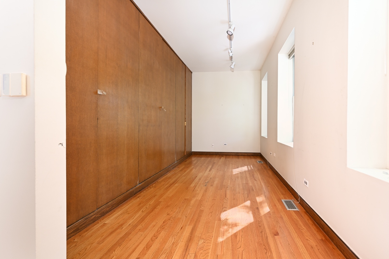 849 N Dearborn Street Property Photo 13