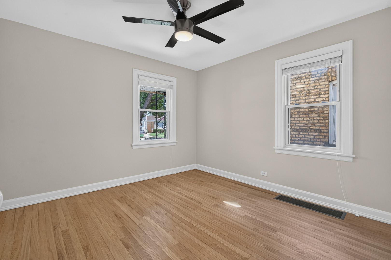12739887 Property Photo 14