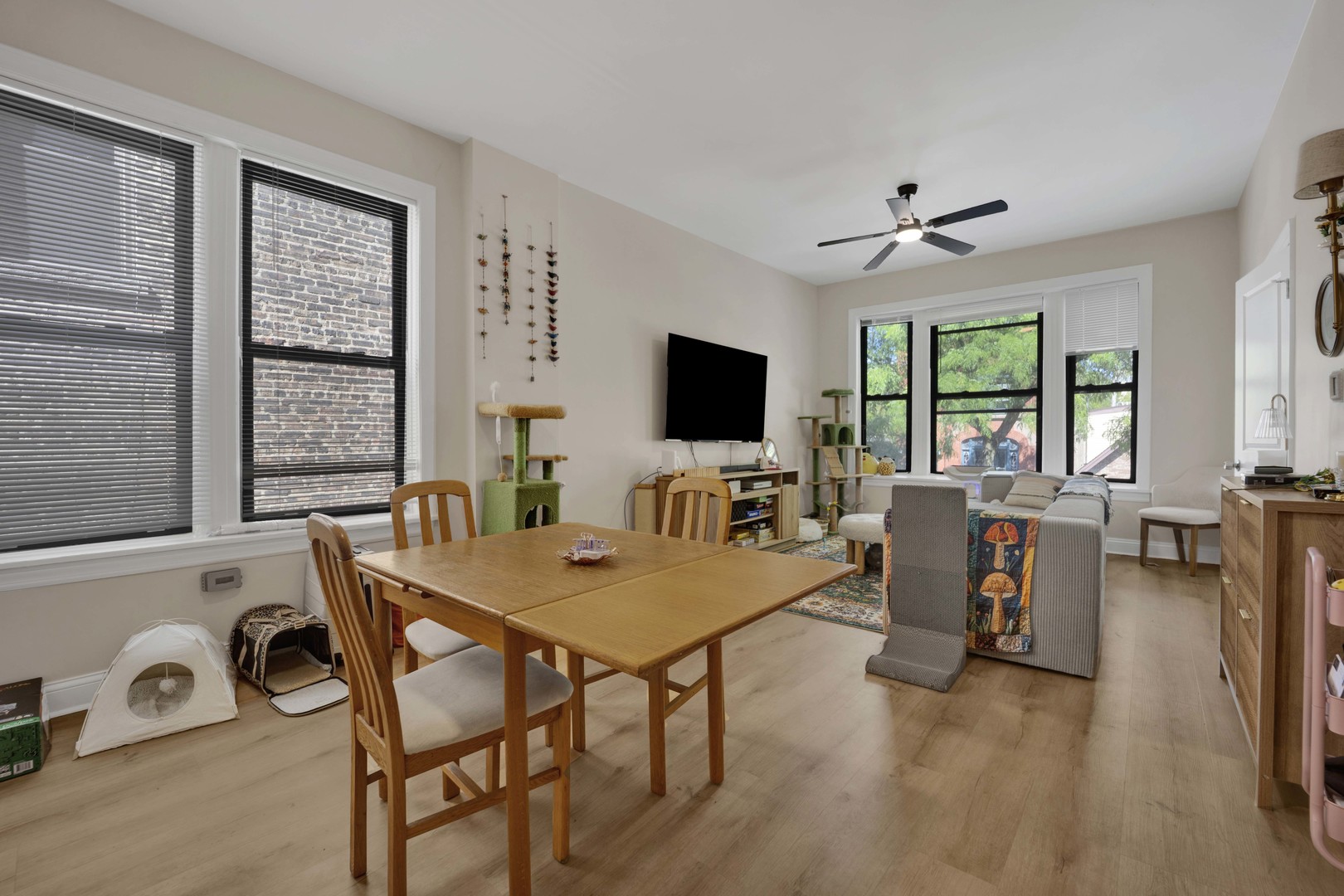 614 S Loomis Street 2 Property Photo 4
