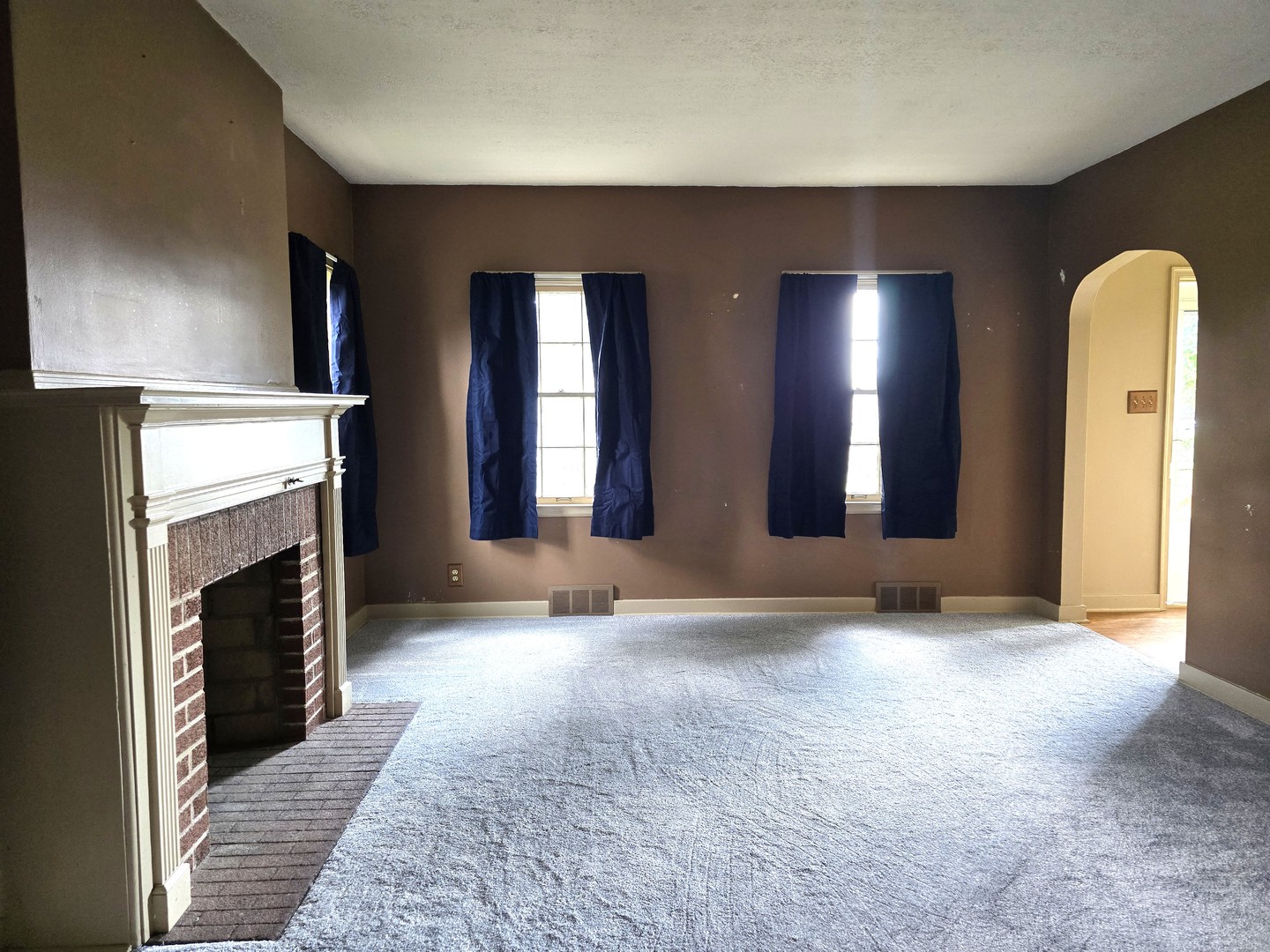 1015 10th Avenue Property Photo 3