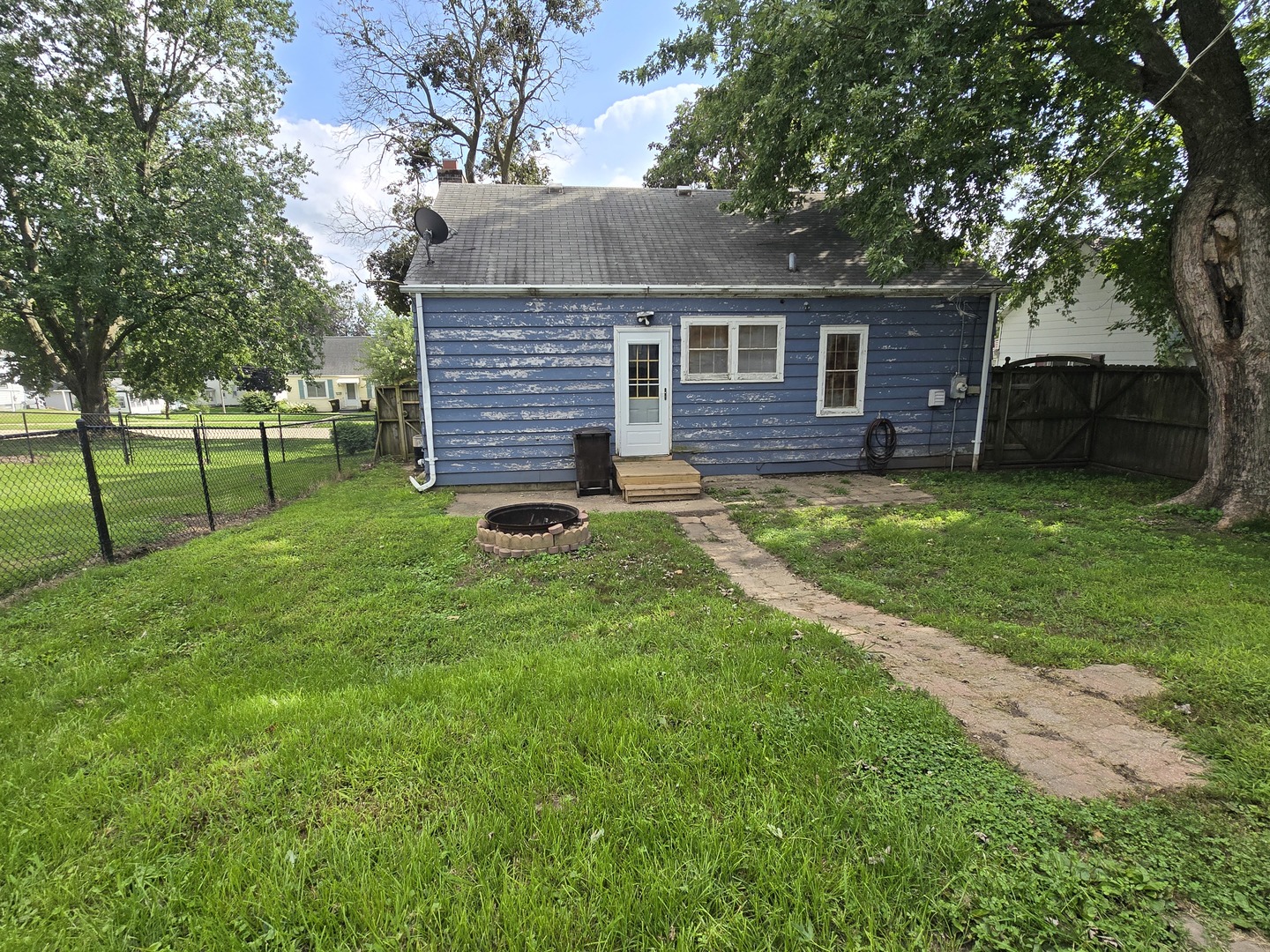 1015 10th Avenue Property Photo 12