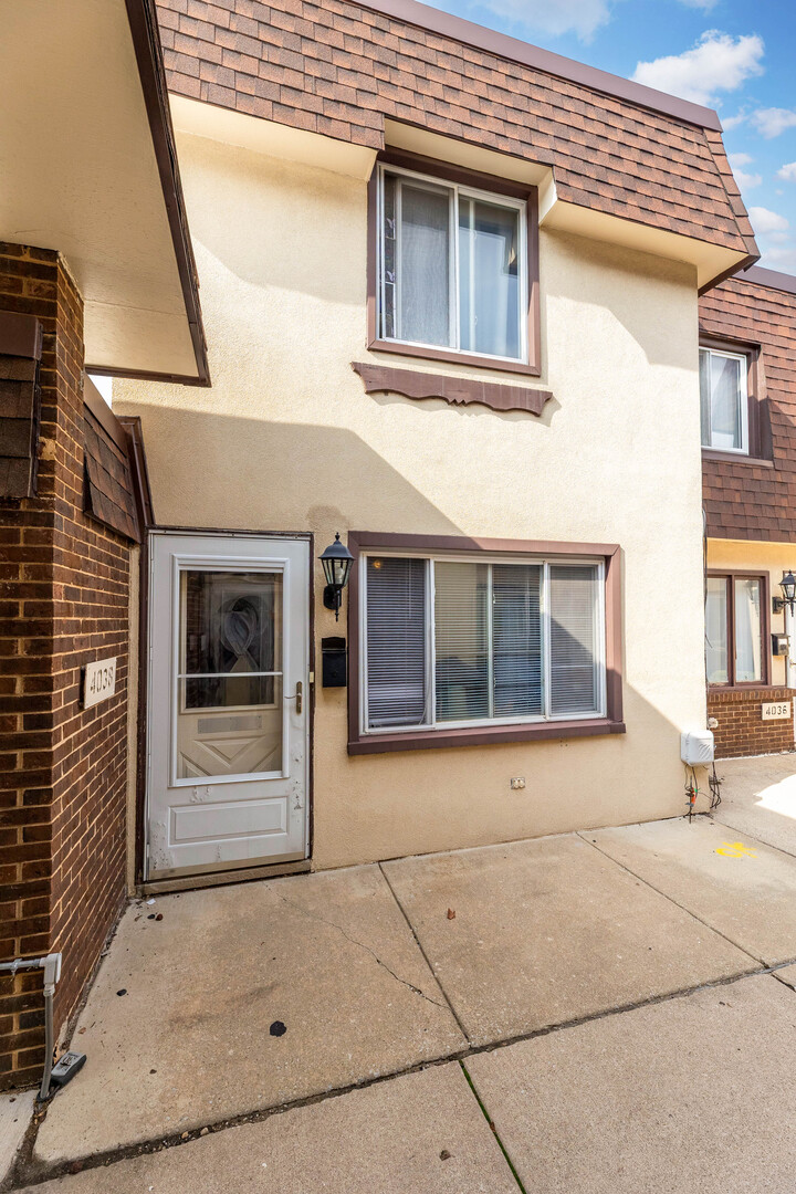 4038 Fitzjames Walk Property Photo 1
