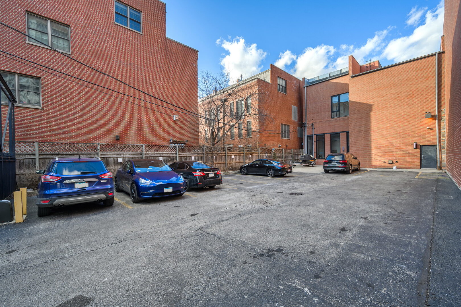 1219 W Madison Street Property Photo 11