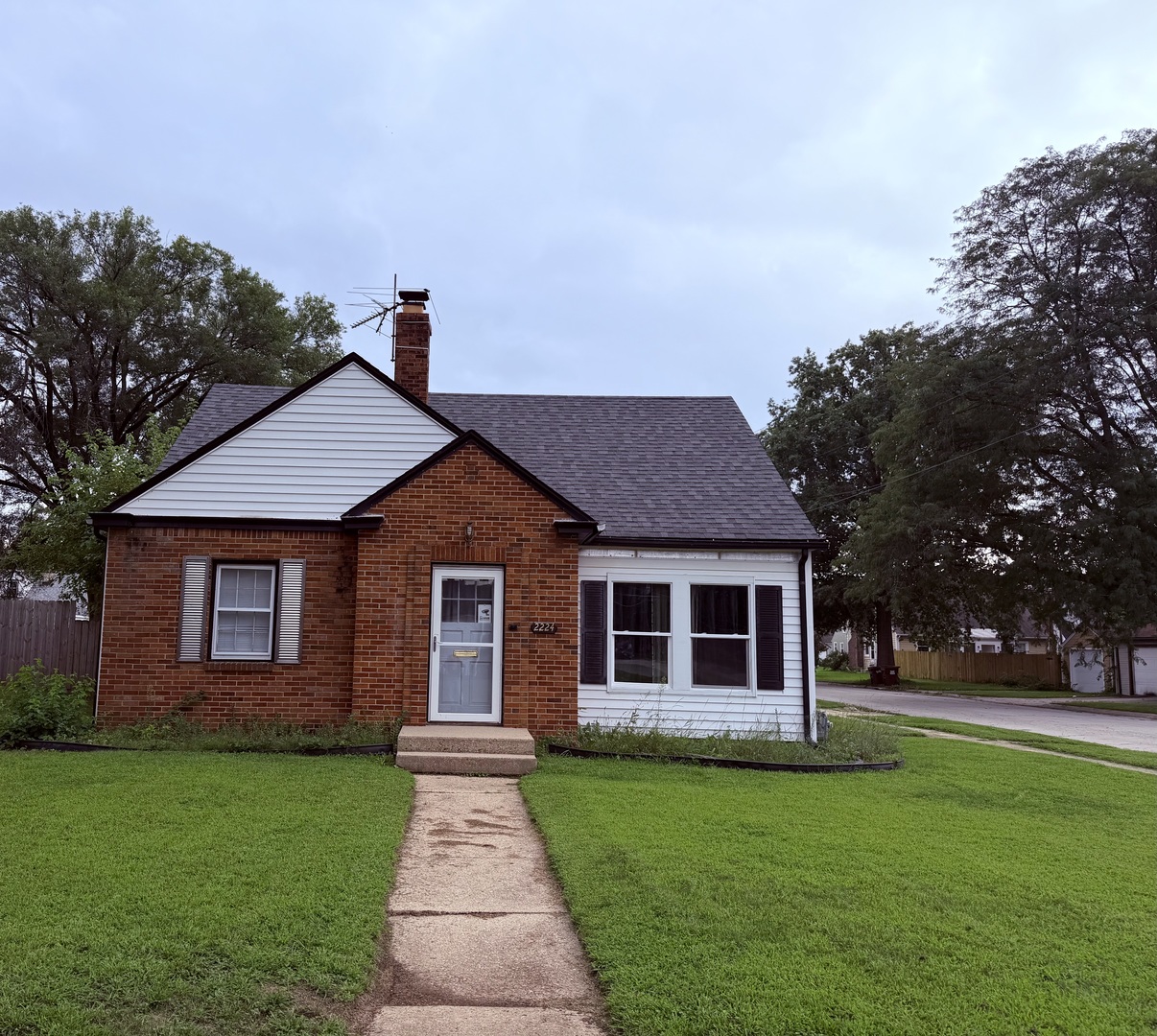 2224 Lawndale Avenue Property Photo 1