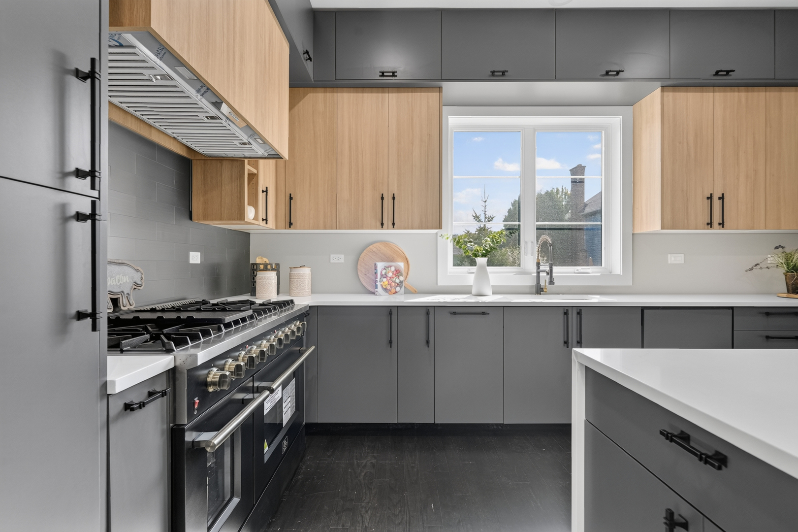 234 E 58th Place Property Photo 18