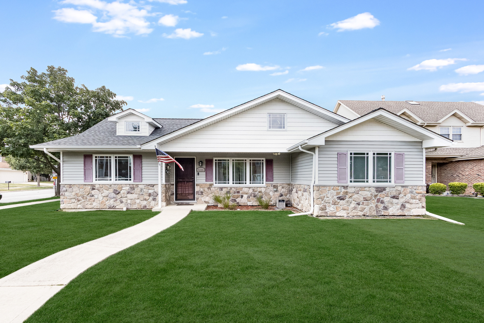 6116 W 94th Street Property Photo