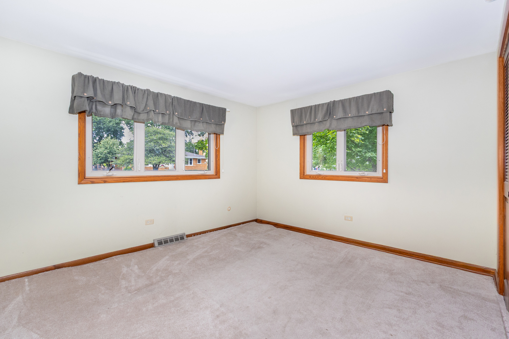 642 Country Lane Property Photo 24