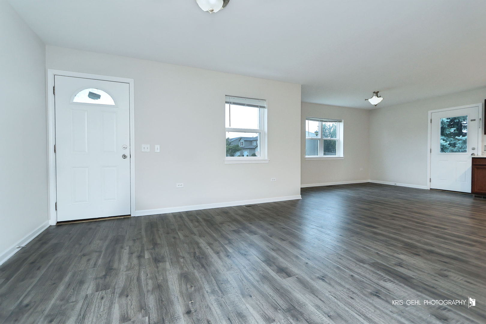 1410 Thomas Drive Property Photo 3